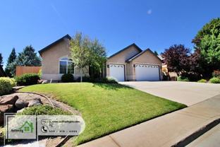 2052 Hedgerow Ave - Photo 1 of 1