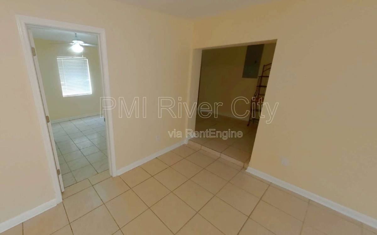 7923 Berry Ave - Photo 2 of 10