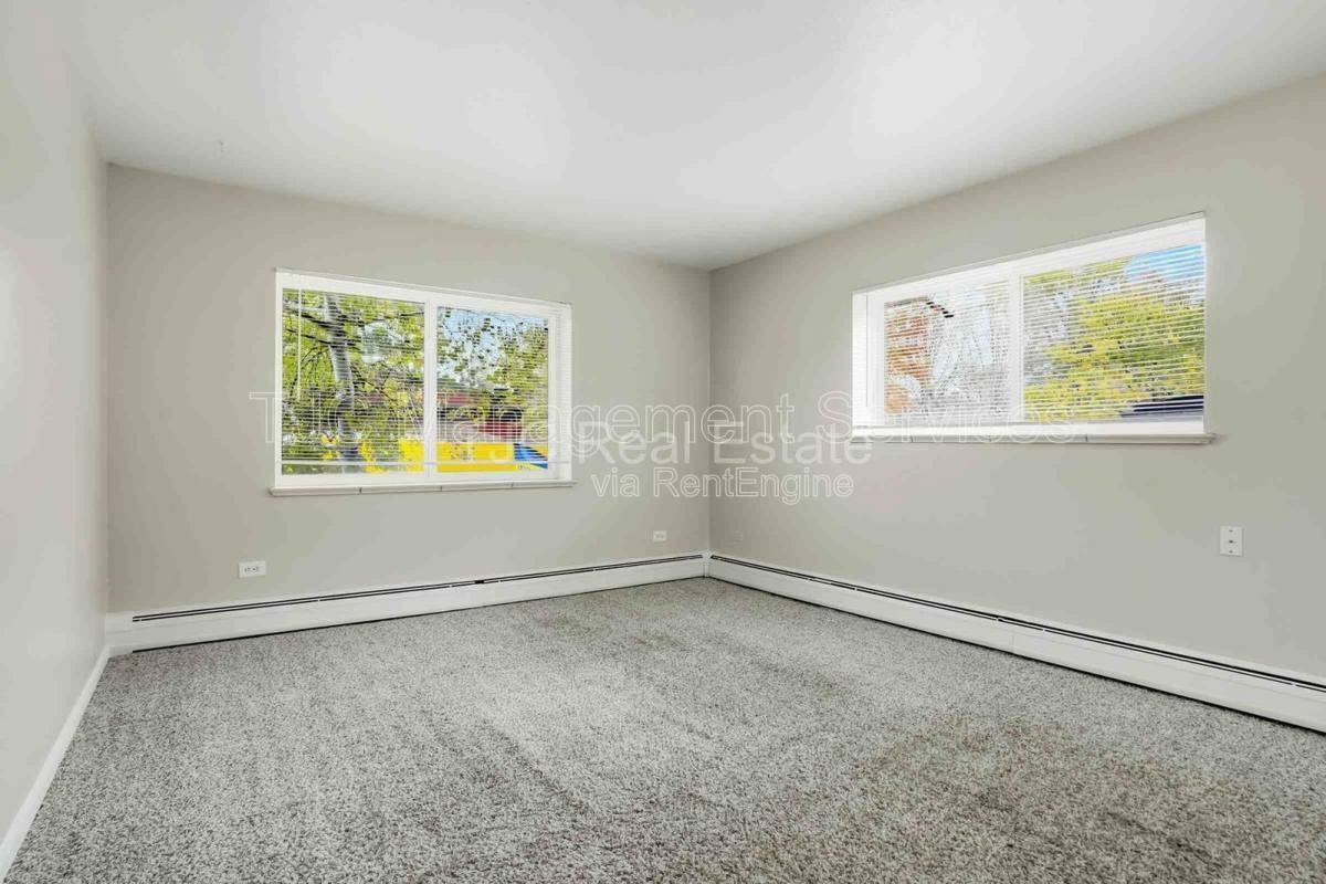 42 N Pearl St #201 - Photo 5 of 10