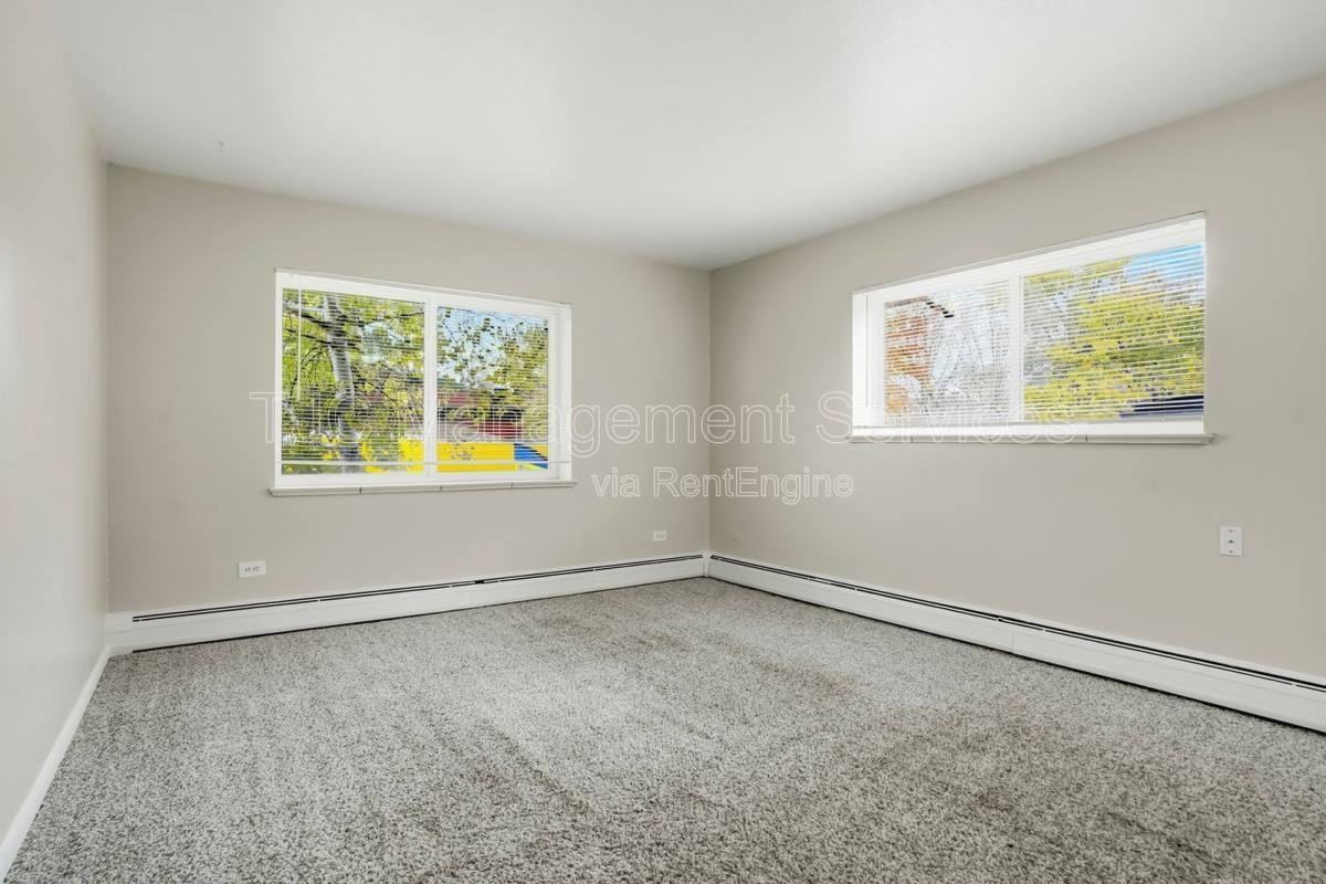 42 N Pearl St #201 - Photo 6 of 10