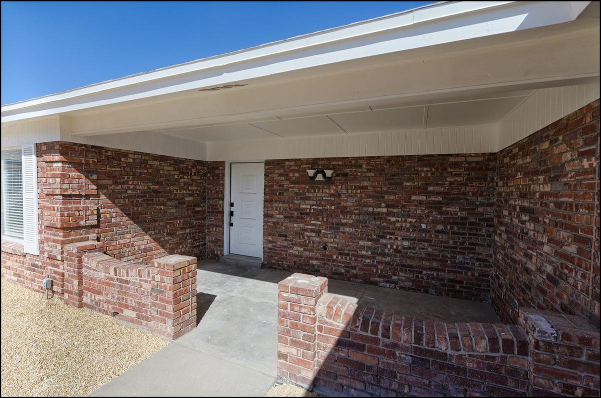 8617 Darlina Dr - Photo 2 of 24