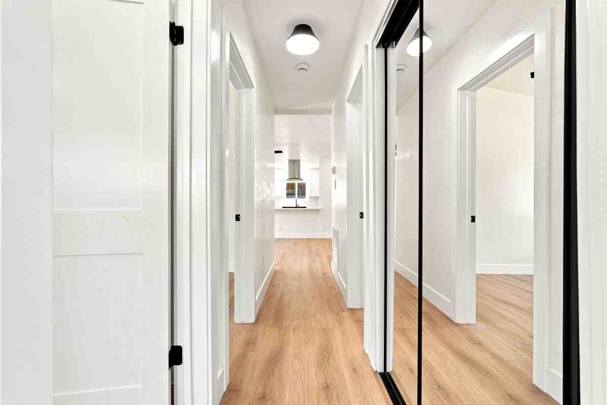 17045 Salais St - Photo 4 of 38