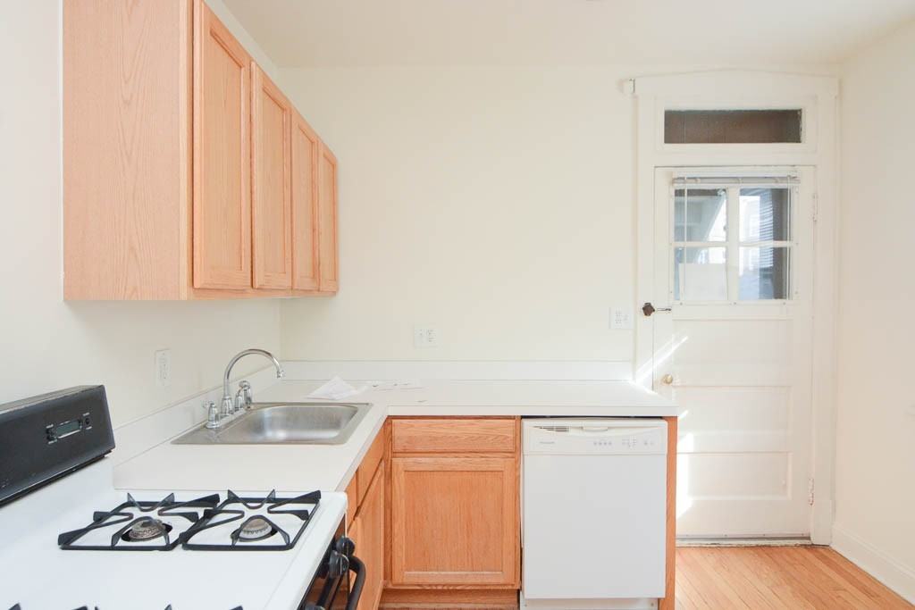 4309 N Francisco Ave #1F - Photo 2 of 21