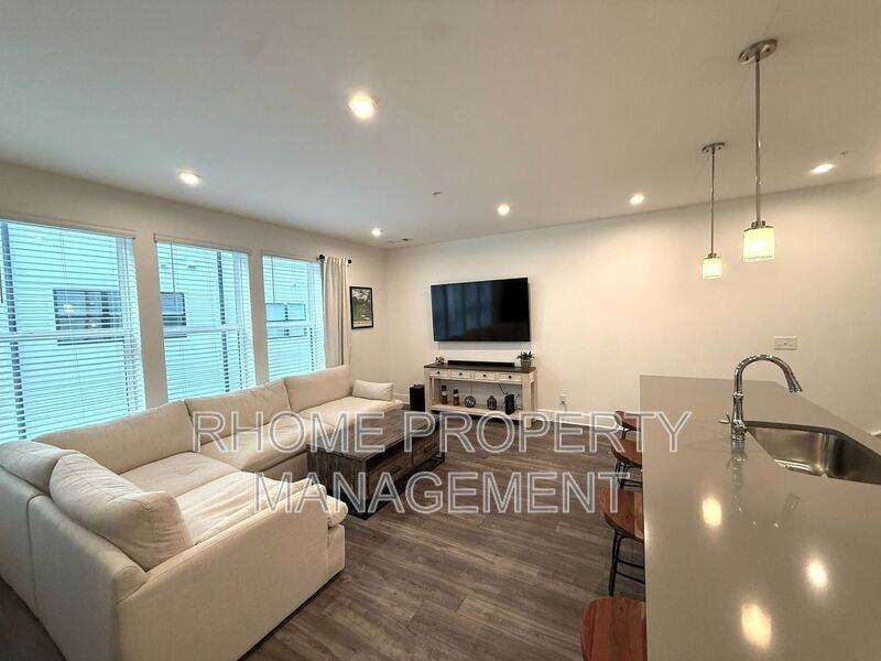 729 Eloise Way Se - Photo 4 of 22