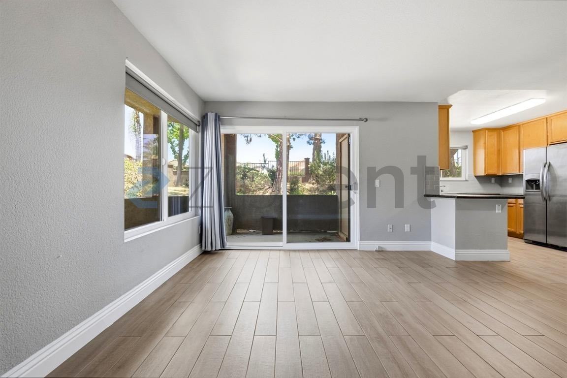 2275 Del Mar Way - Photo 3 of 18
