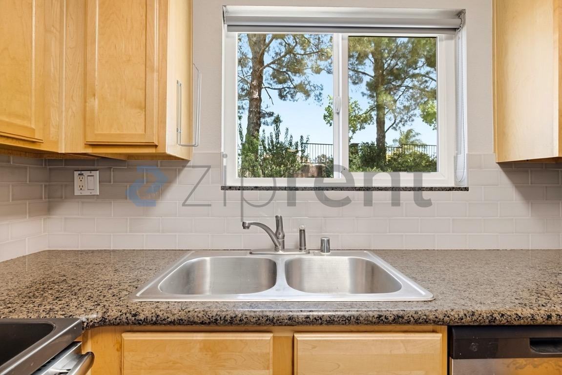 2275 Del Mar Way - Photo 7 of 18