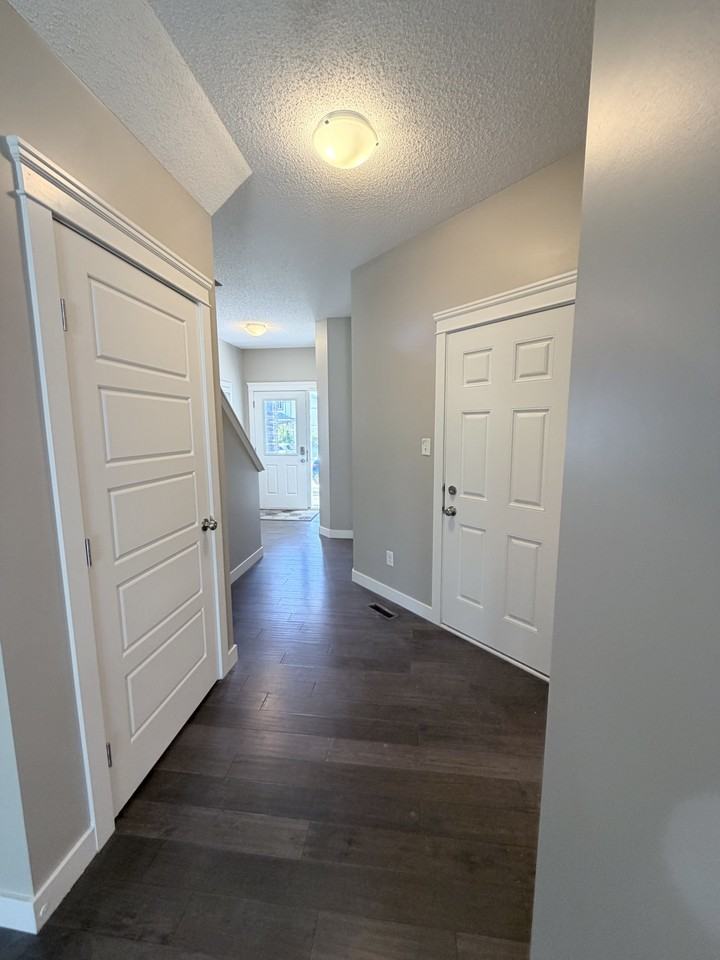 3831 170 Ave Nw - Photo 3 of 32