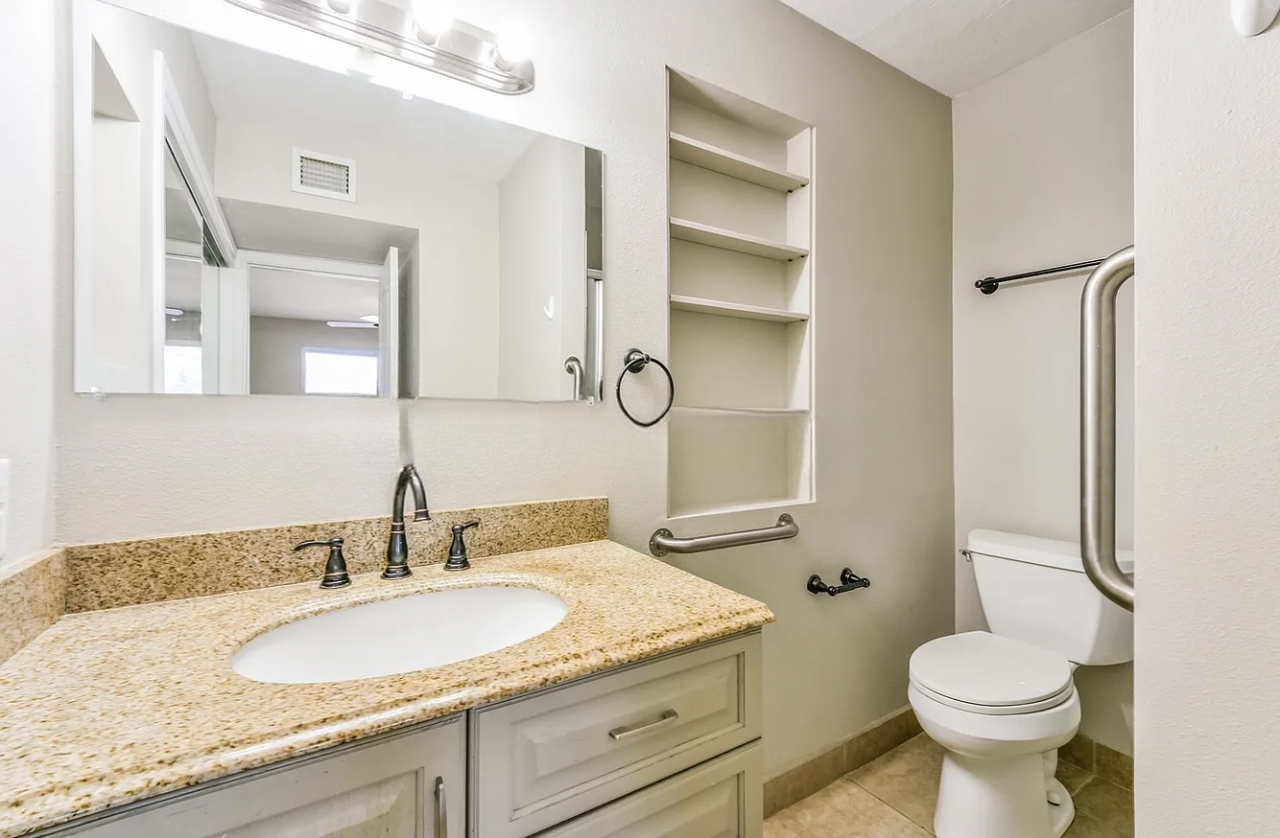 836 S Revolta Cir - Photo 5 of 7