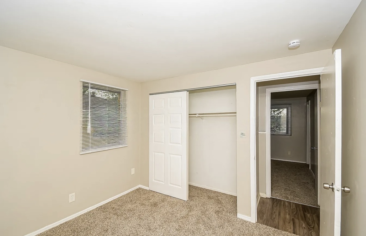 10416 Chris Dr - Photo 3 of 7