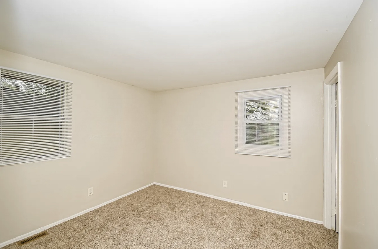 10416 Chris Dr - Photo 5 of 7