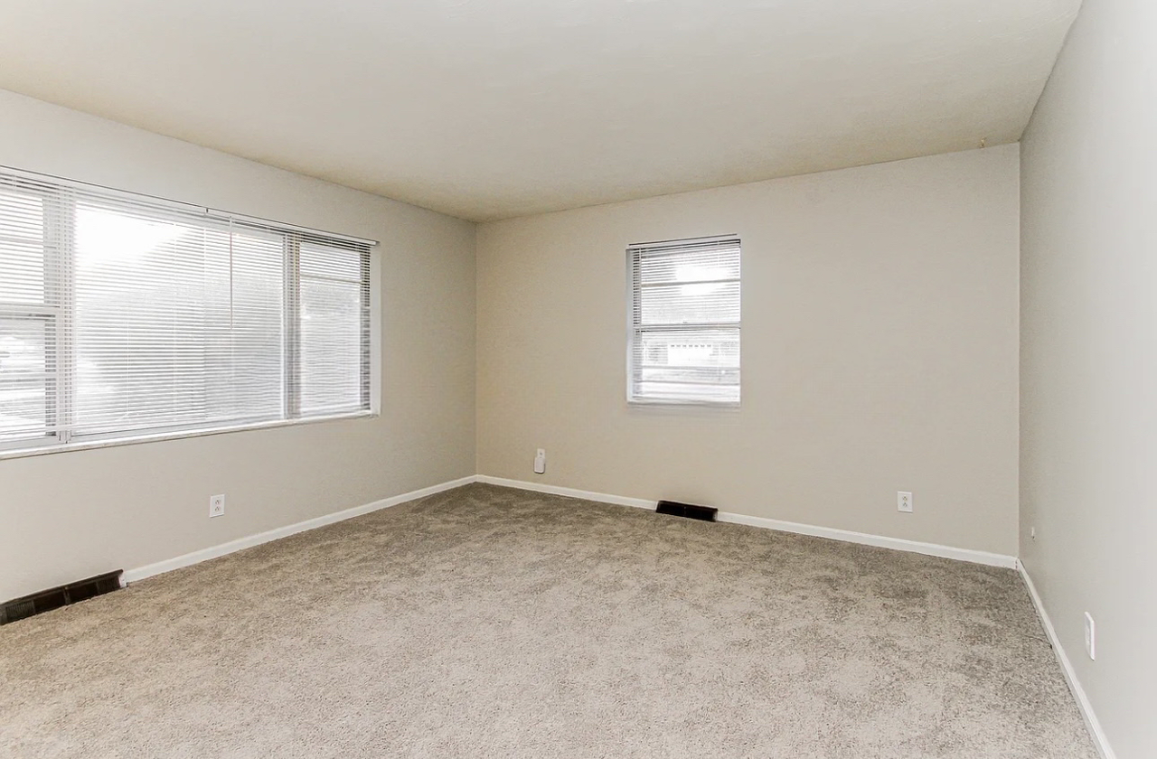 3896 W Fairview Rd - Photo 4 of 7