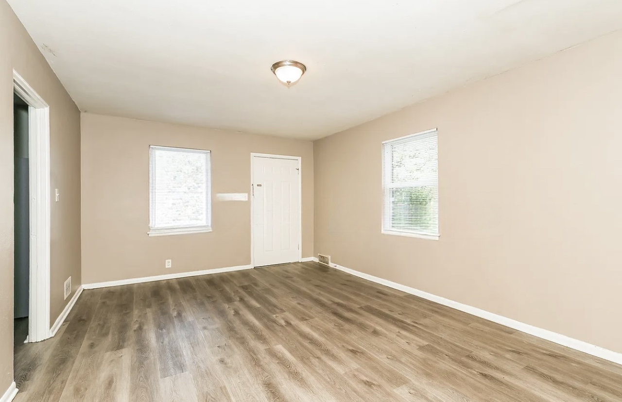 223 S Gladstone Ave - Photo 2 of 7