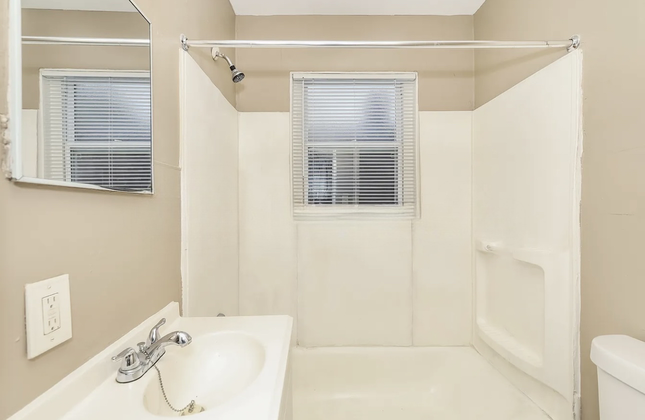 223 S Gladstone Ave - Photo 5 of 7