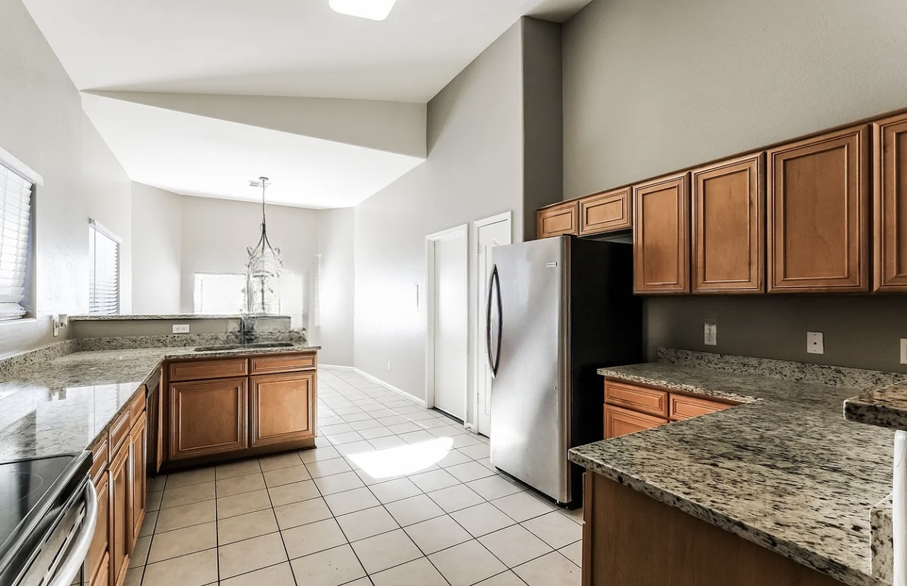 6028 N 68th Dr - Photo 2 of 5
