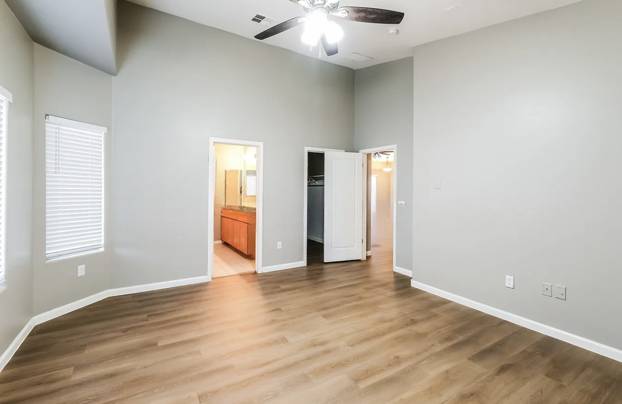 6028 N 68th Dr - Photo 3 of 5