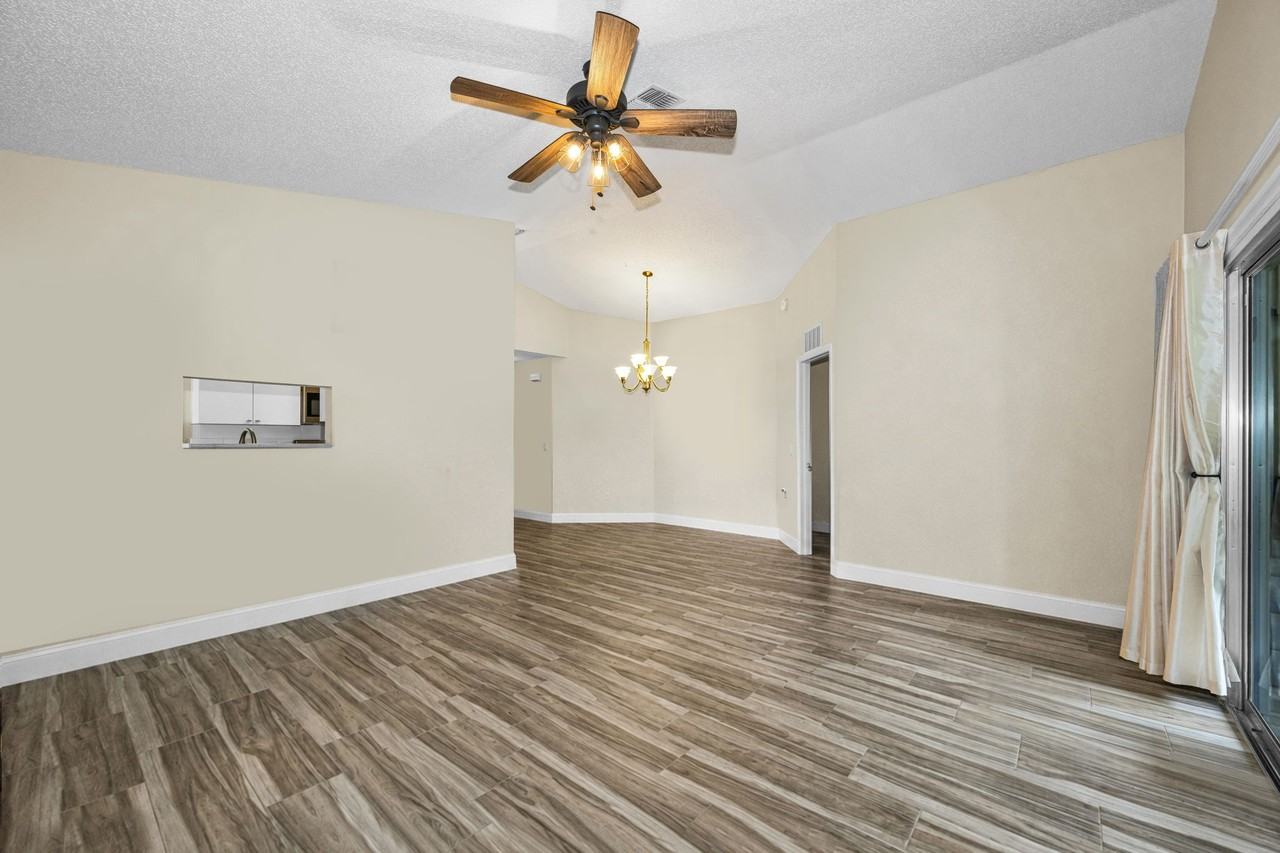 4638 Sheffield Dr - Photo 5 of 49