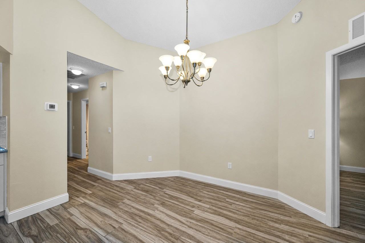 4638 Sheffield Dr - Photo 6 of 49