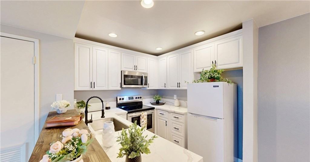 2266 Denair Ave - Photo 5 of 6