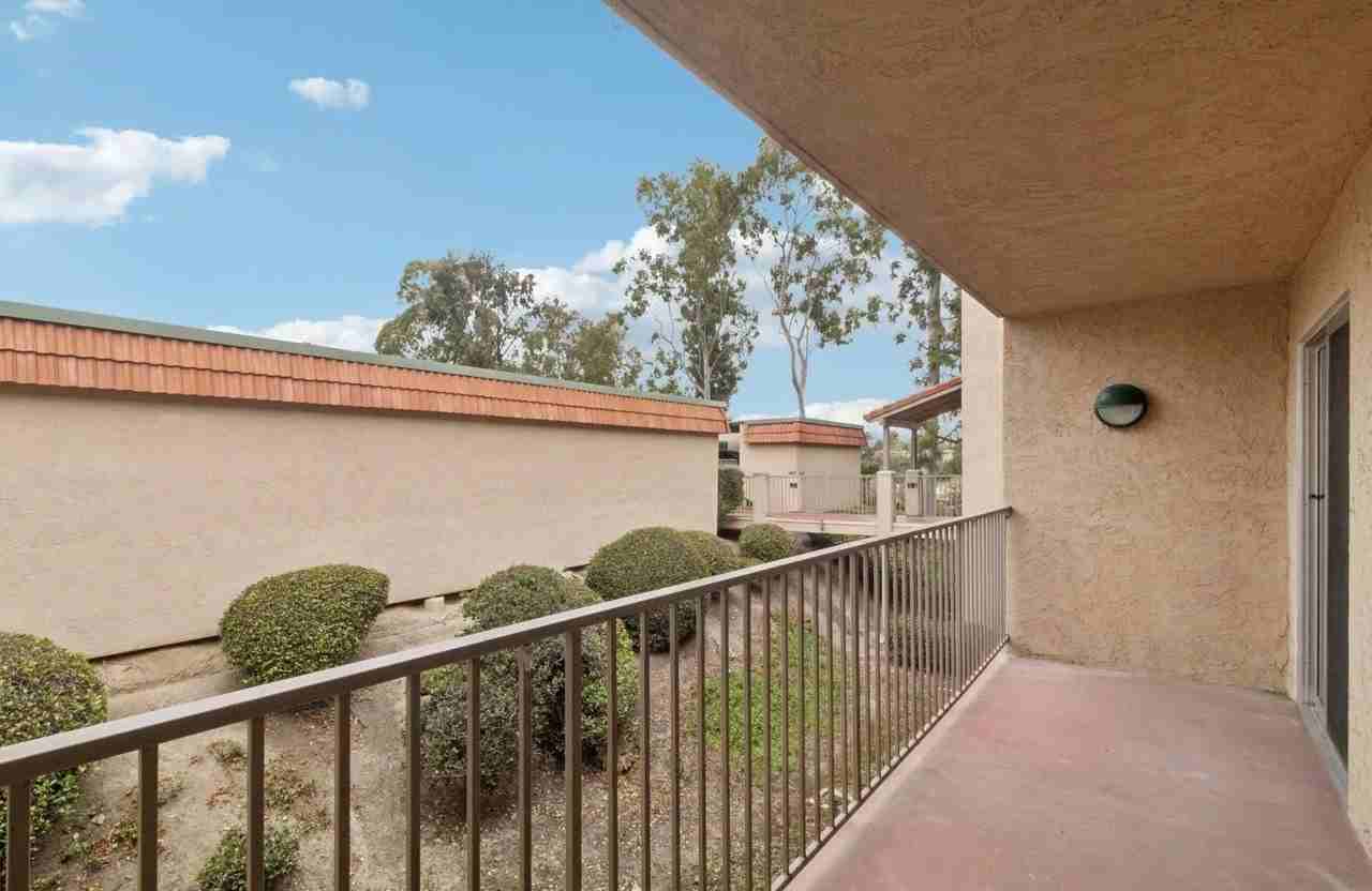 2382 Hosp Way - Photo 4 of 16