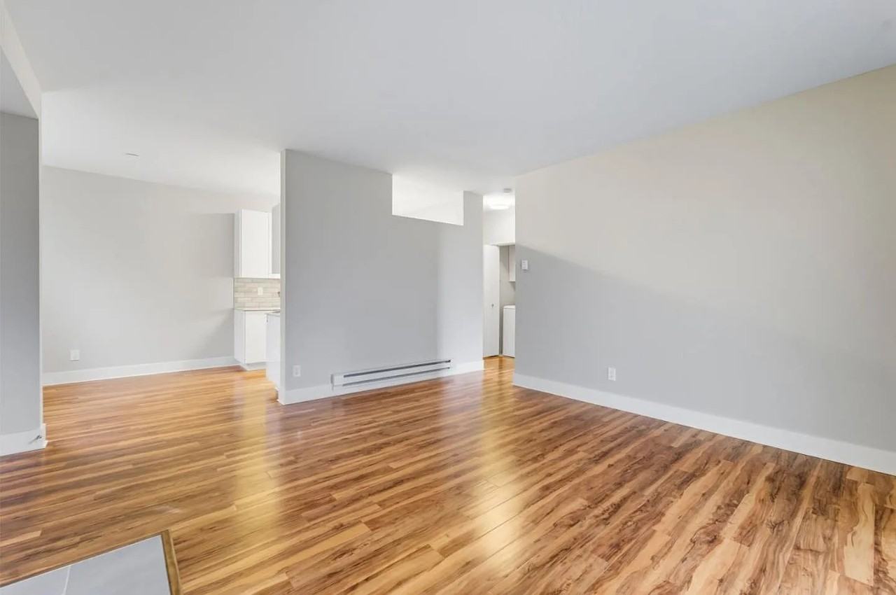 113 Schooner Ct - Photo 2 of 14