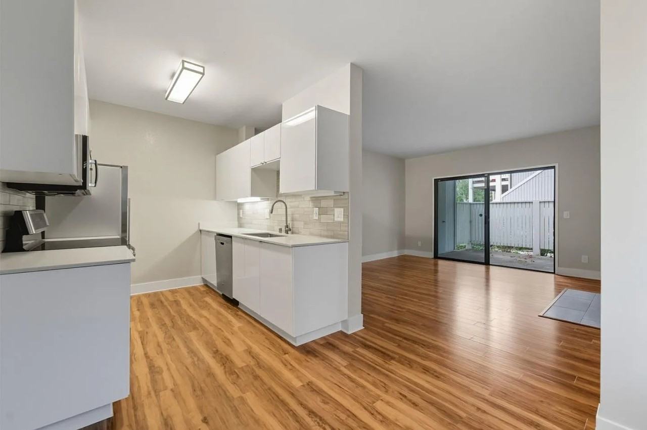 113 Schooner Ct - Photo 3 of 14