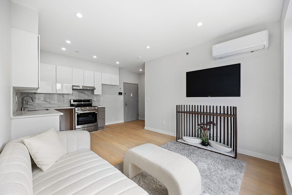 2929 Brighton 5th St #2C