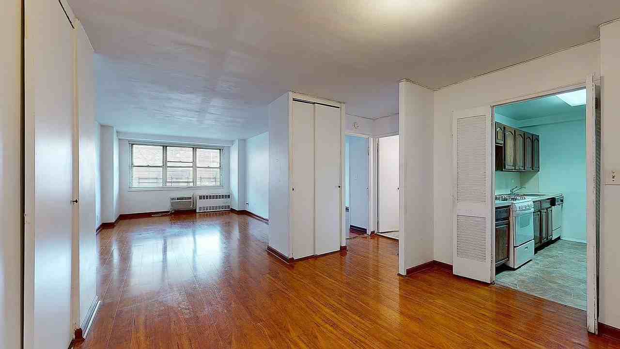 3131 Brighton 13th St #2E