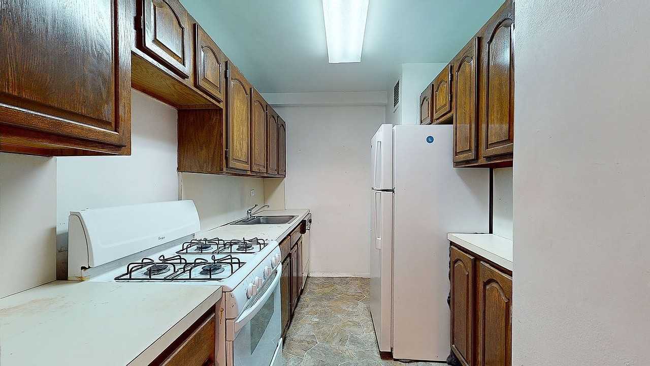 3131 Brighton 13th St #2E - Photo 2 of 17