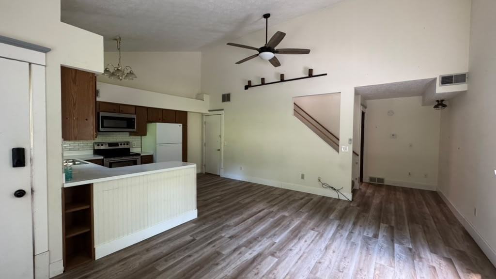 136 N Cleveland Ave #A9 - Photo 5 of 18