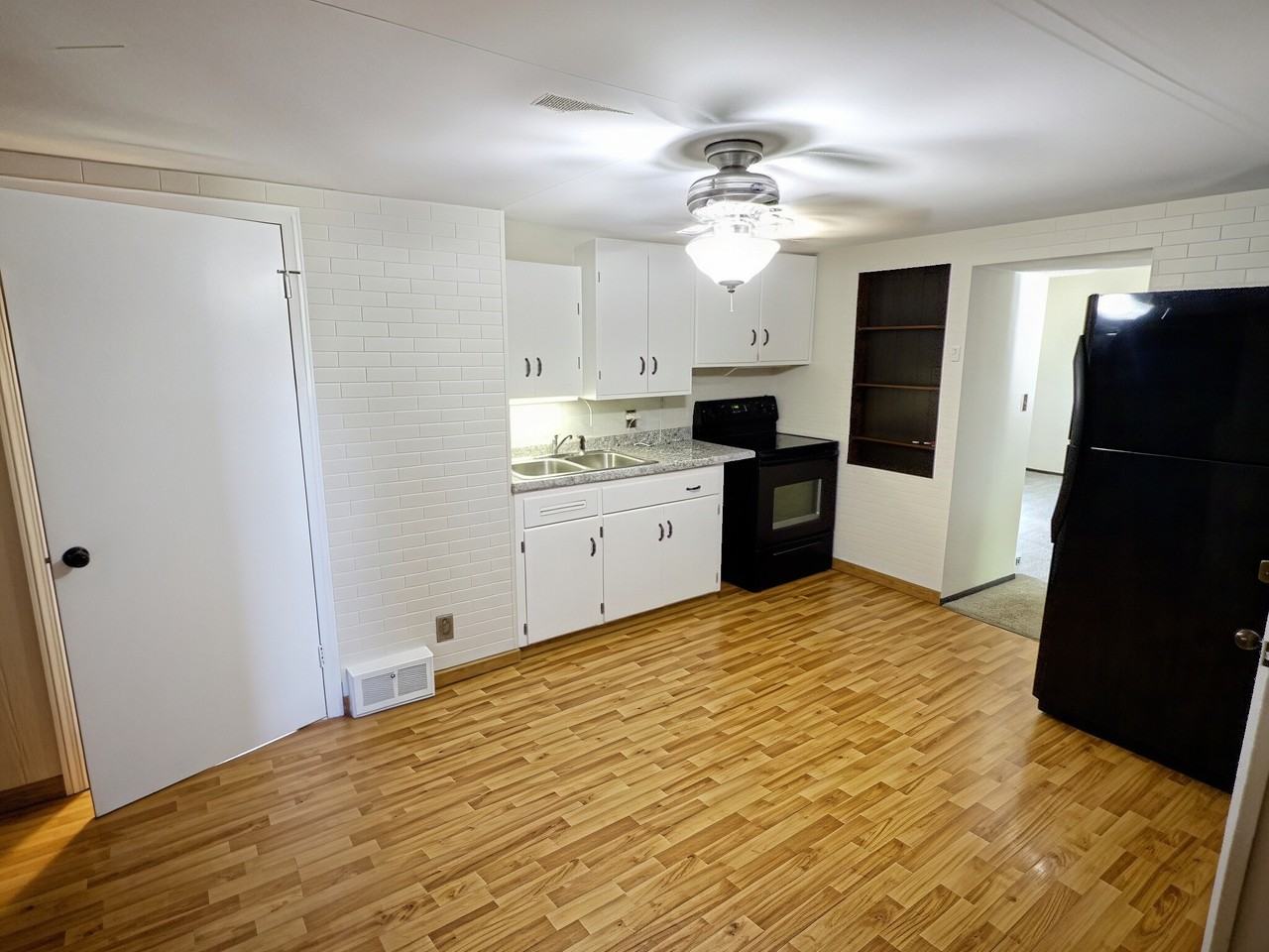 12480 W Beloit Rd - Photo 4 of 14