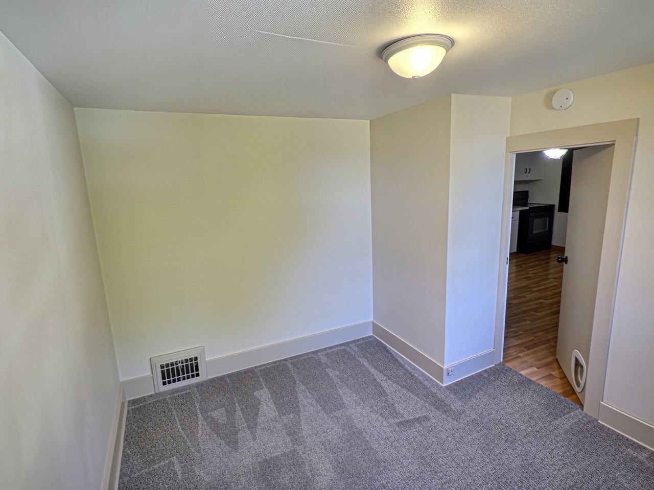 12480 W Beloit Rd - Photo 7 of 14