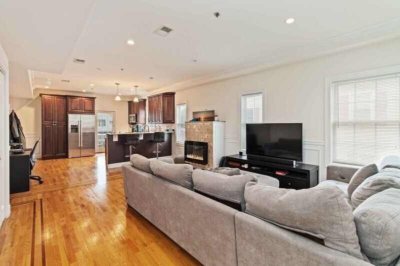 14 Elmer St #2B - Photo 6 of 12