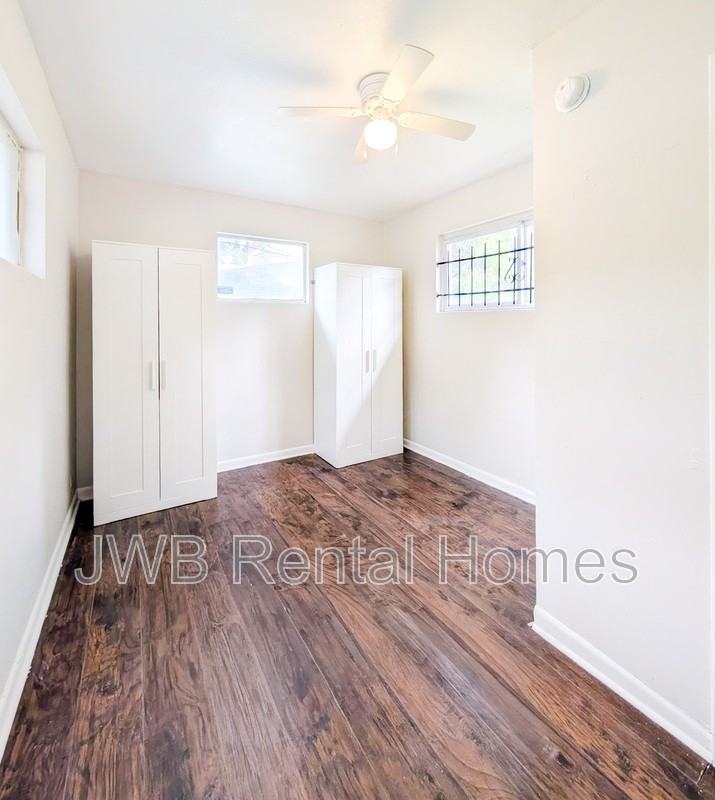 4305 Springfield Blvd - Photo 5 of 17
