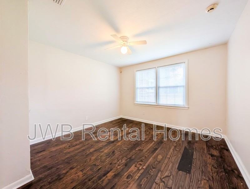 4305 Springfield Blvd - Photo 7 of 17