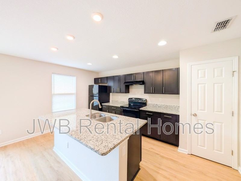 8039 Vining St - Photo 2 of 16