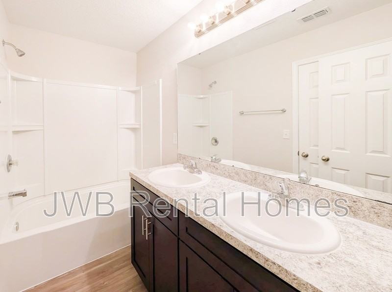 8039 Vining St - Photo 7 of 16