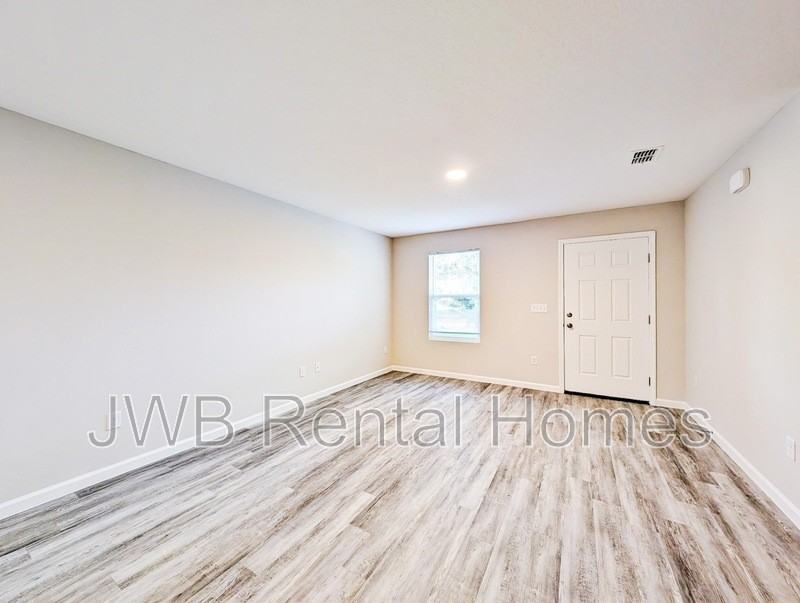 8139 Wyoming St - Photo 6 of 13