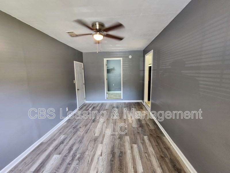 1406 Jackson Dr - Photo 7 of 20