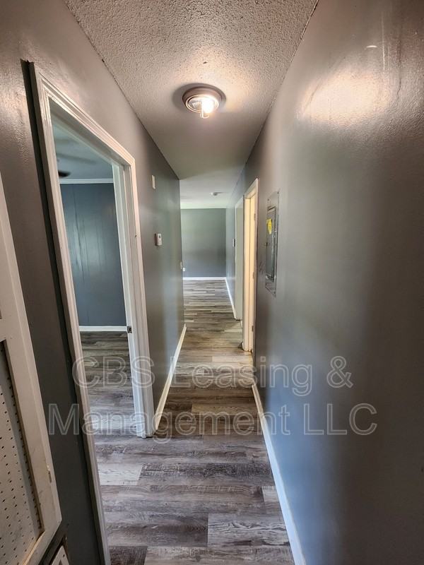 1406 Jackson Dr - Photo 7 of 19