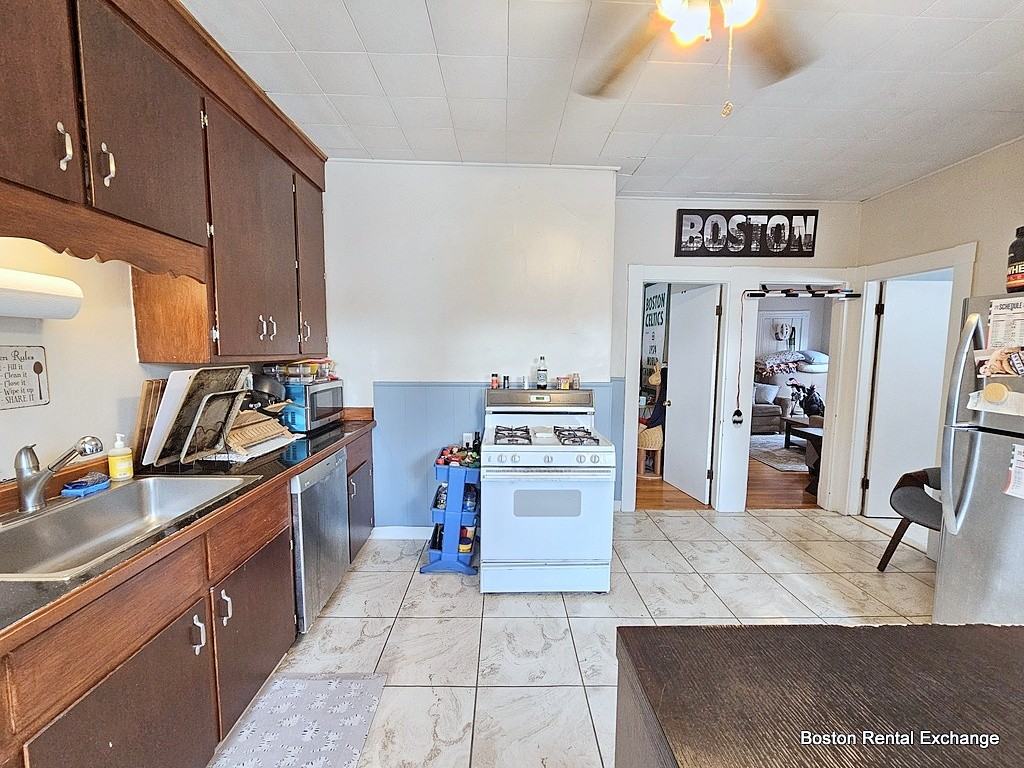 18 Mansfield St #2 - Photo 5 of 16