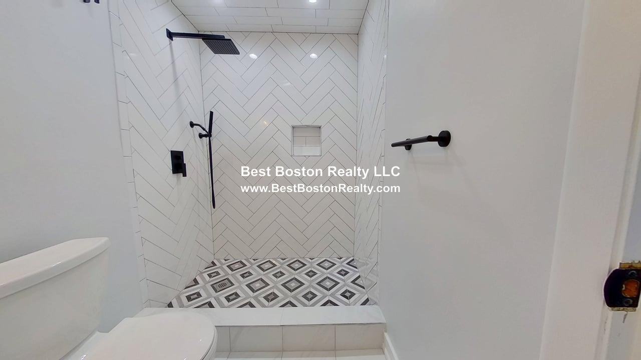 714 Winthrop Ave #203 - Photo 6 of 12