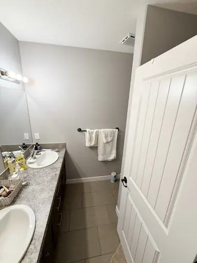 7517 115b St - Photo 4 of 10