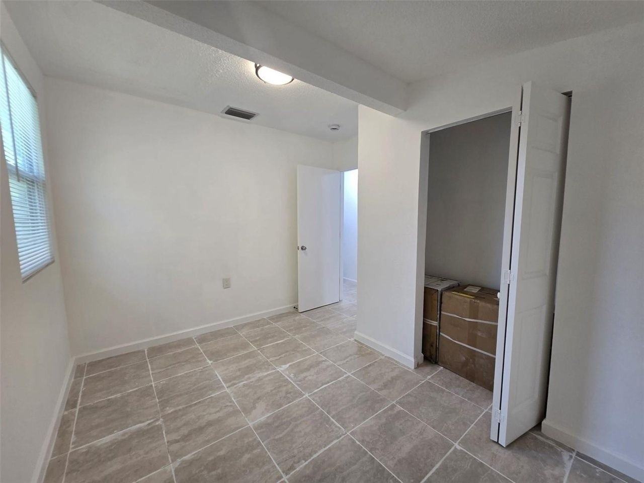1437 Nw 70th St - Photo 4 of 13