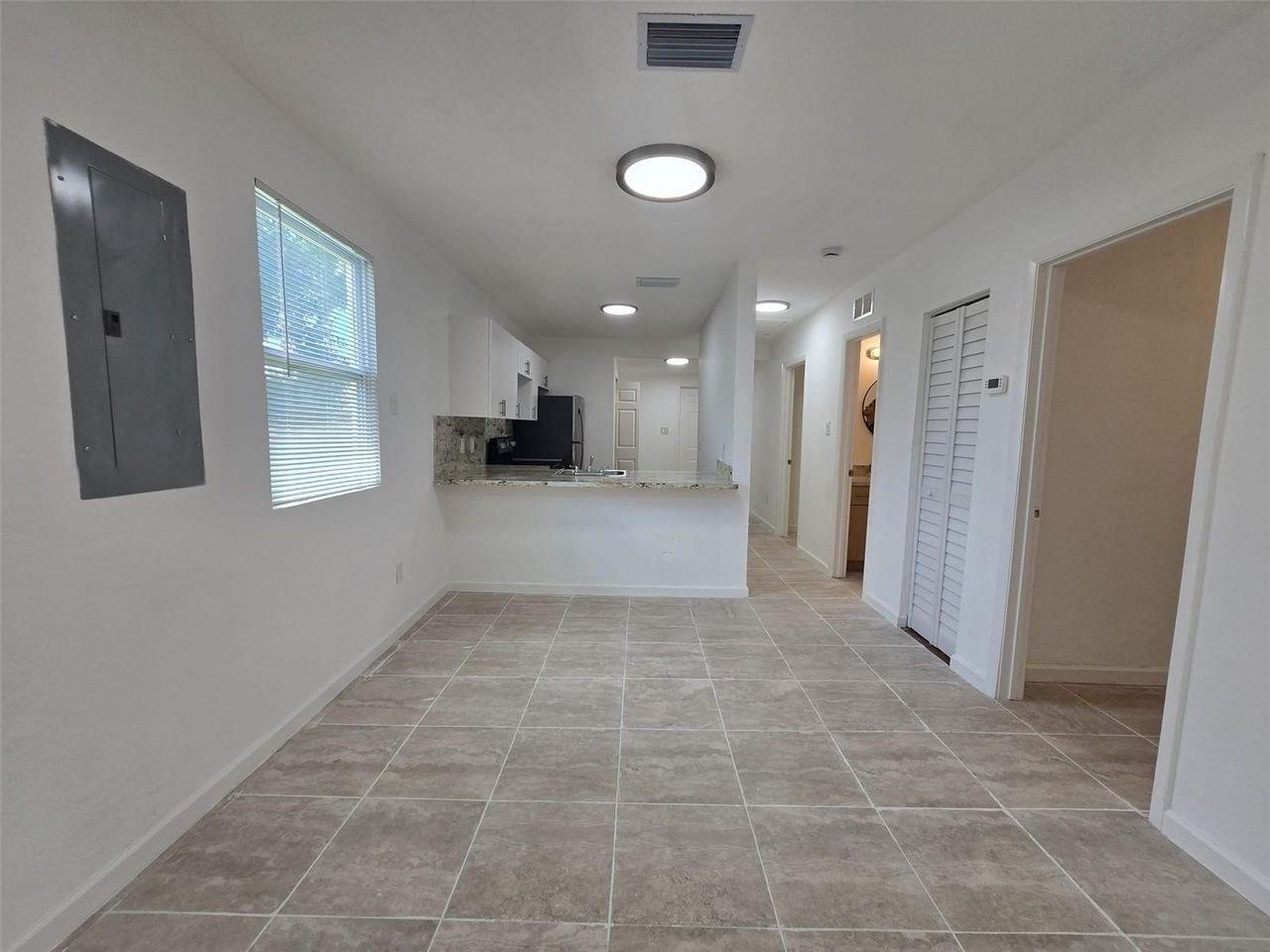 1437 Nw 70th St - Photo 6 of 13