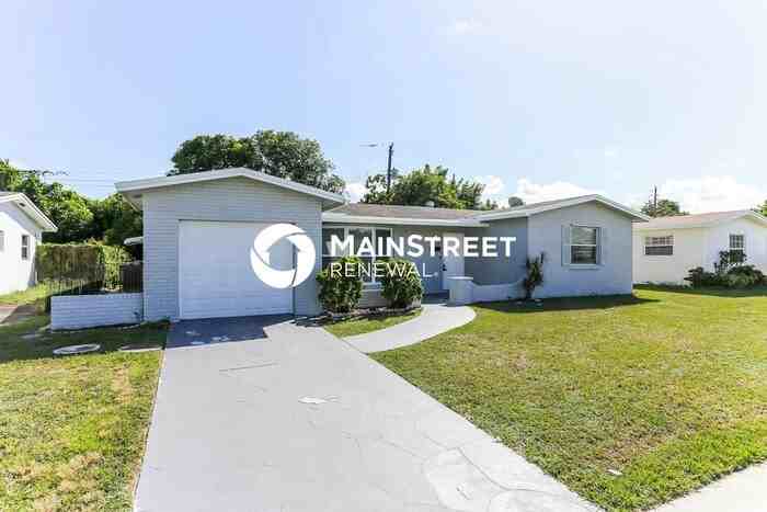 4220 Nw 23rd St - Photo 2 of 16
