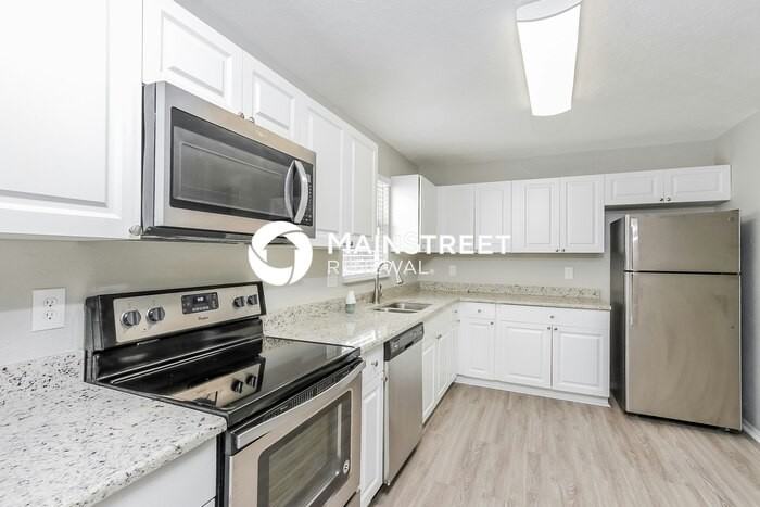 5665 Bronx Ave - Photo 7 of 16