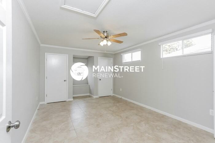 5665 Bronx Ave - Photo 7 of 16
