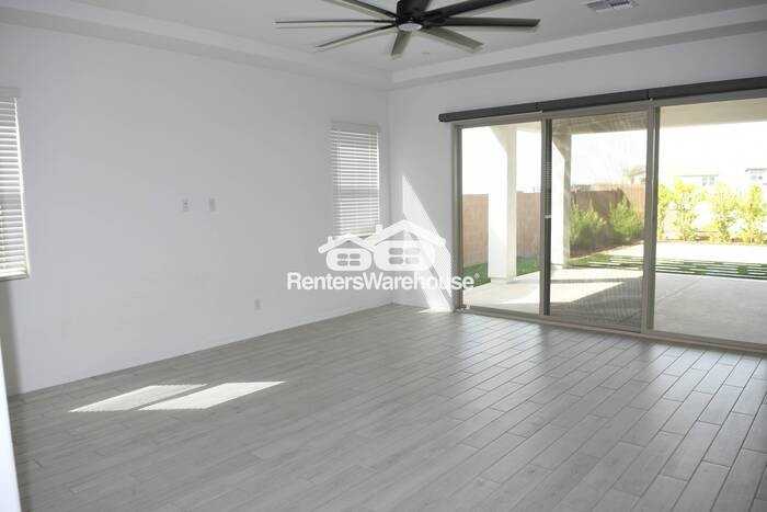 2700 N 216th Ave - Photo 6 of 24