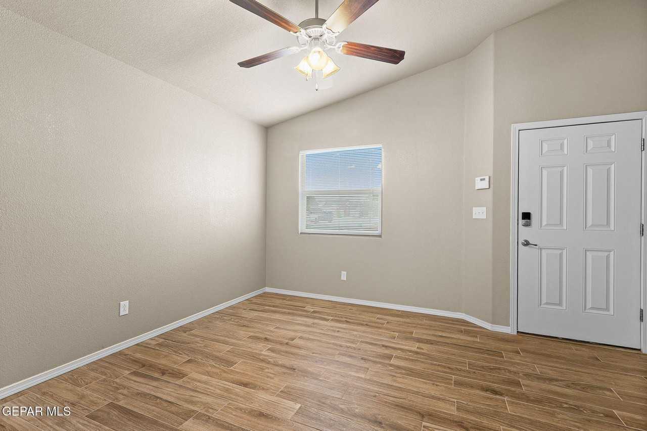 7224 Dust Storm Ln - Photo 6 of 49