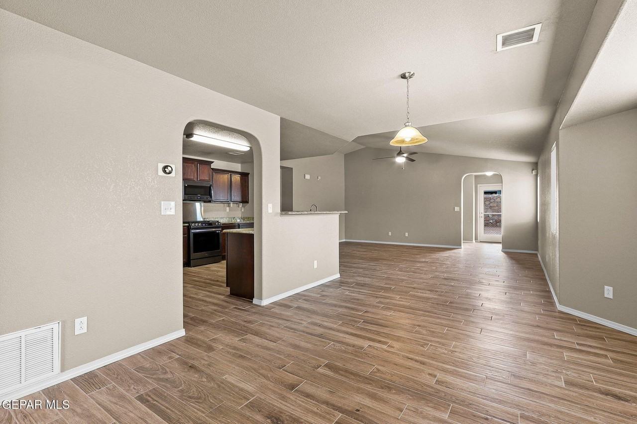 7224 Dust Storm Ln - Photo 7 of 49